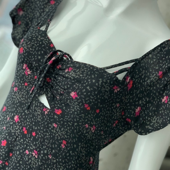 Volcom Black and Floral Sundress - Worn twice - Picture 4 of 14